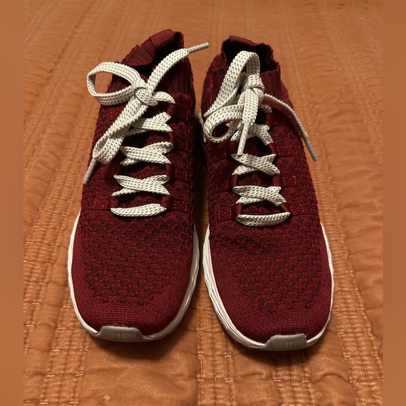 NOBULL Men's Burgundy Running Shoes
EUC - Picture 2 of 6